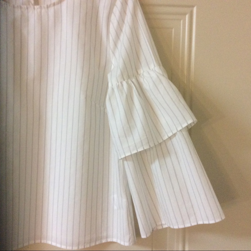 🚫SOLD🚫FREE WITH ANY PURCHASE - MADEWELL WHITE GRAY STRIPE RUFFLE SLEEVE TOP S - Picture 5 of 16